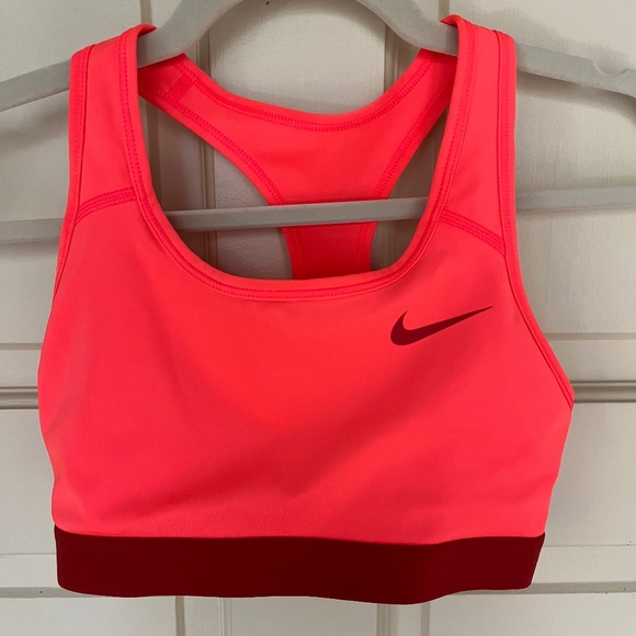 Nike Swoosh Bra - Picture 1 of 4